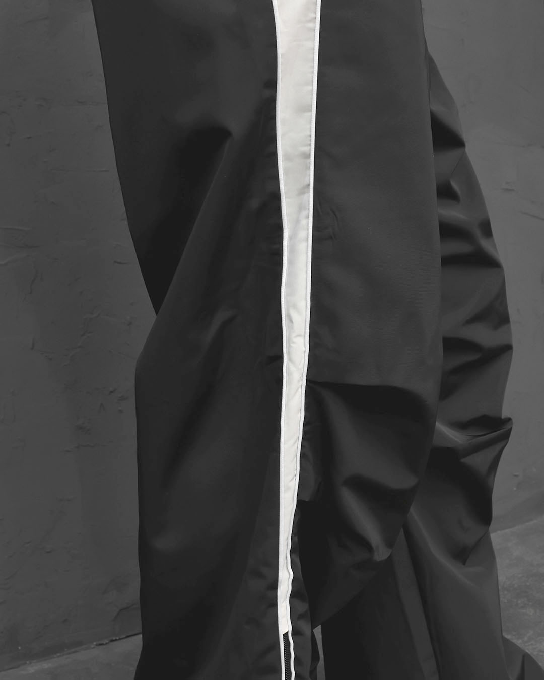 Wide Side Line Zippered Hem Sweatpants 4654 - Gentler